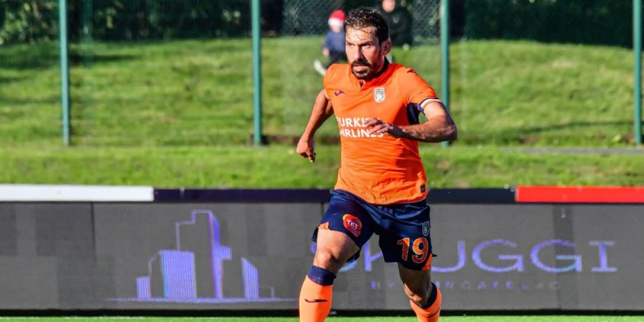 Başakşehir, Şener Özbayraklı’nın sözleşmesini uzattı