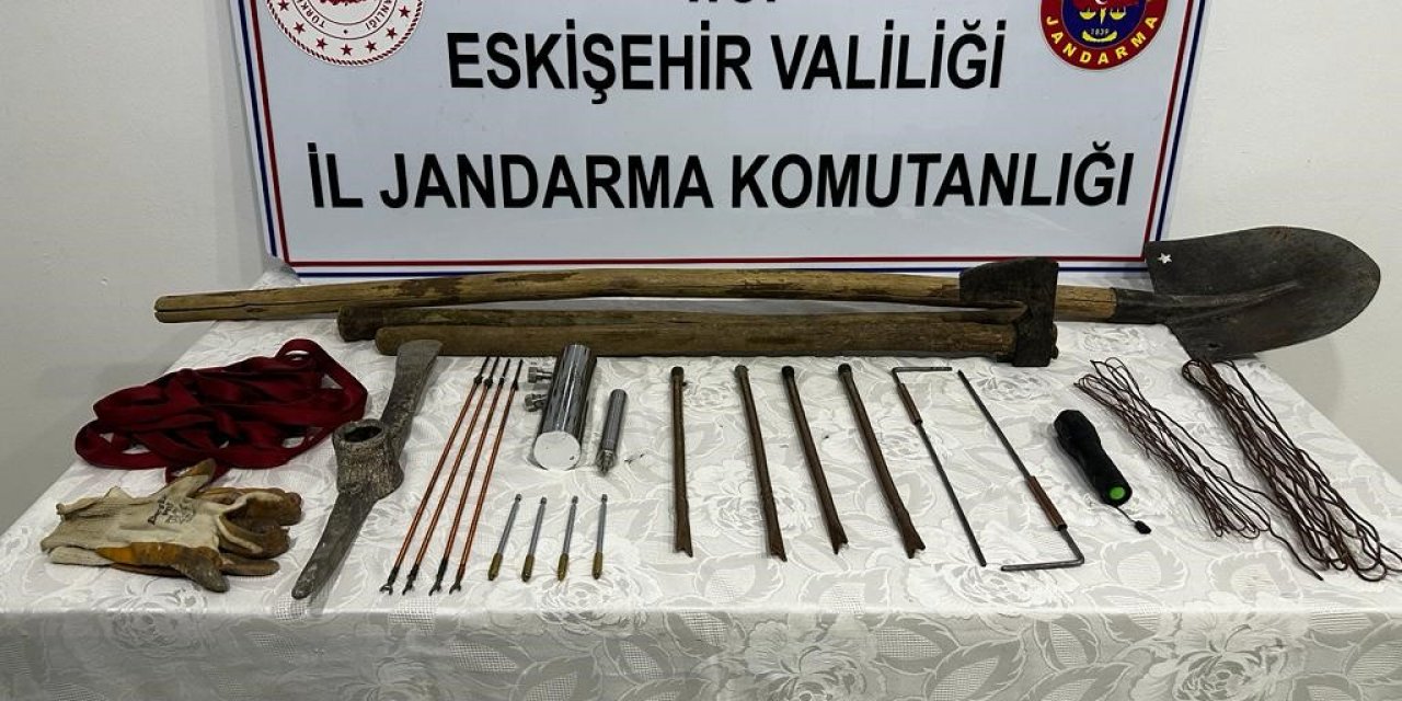 Jandarma ekiplerinden kaçak kazıya suçüstü