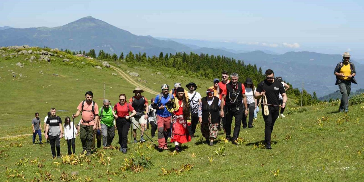 Giresunlu doğaseverler ’Otçu Göçü’ ile geçmişe yolculuk yaptılar