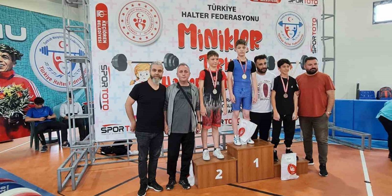 Minik Hüseyin Buğra, Türkiye Halter Şampiyonu oldu