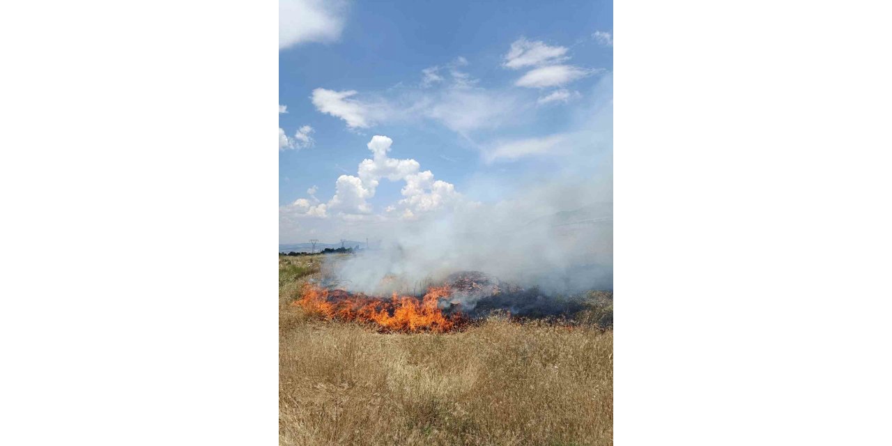 Burdur’da otluk alanda çıkan yangın itfaiye ekiplerinin erken müdahalesi ile söndürüldü