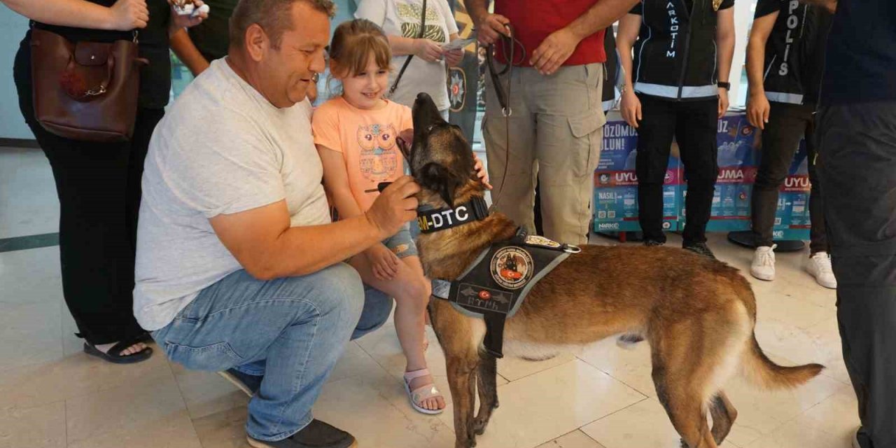 Narkotik köpeği ’Kongar’ ilgi odağı oldu