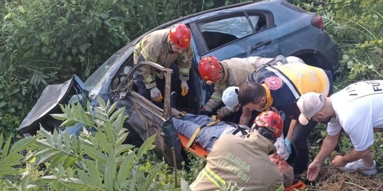 Otomobil dere yatağına uçtu: 1 ölü 3 yaralı