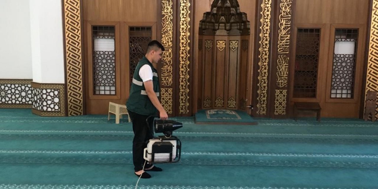 Keçiören’deki camilerde bayram temizliği