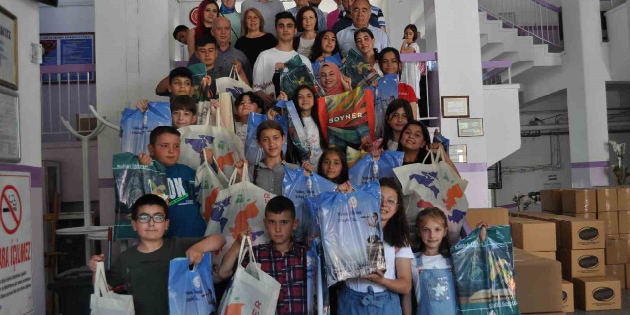 Tüm zorlukları rağmen okul birincisi oldular