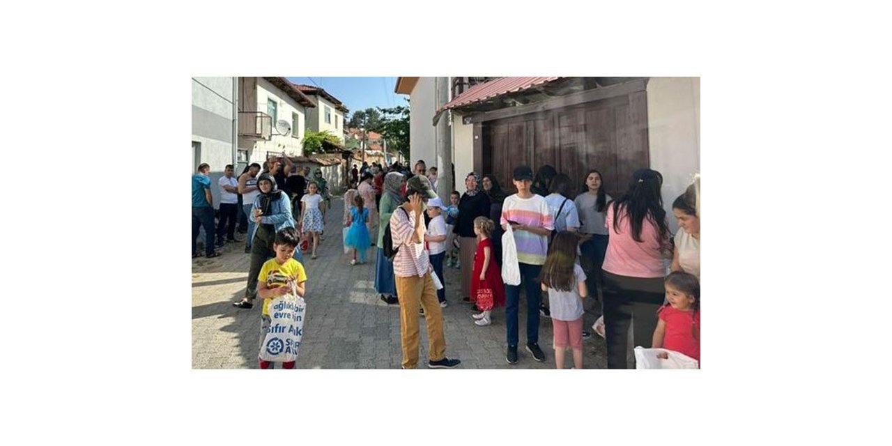 Binlerce çocuk ‘Çörek Derme’ye akın etti