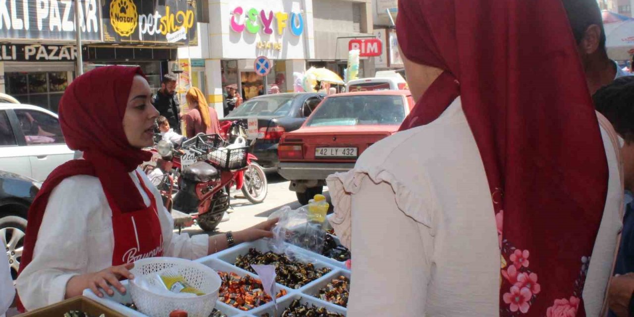 Afyonkarahisar’da semt pazarlarında Arife günü yoğunluğu