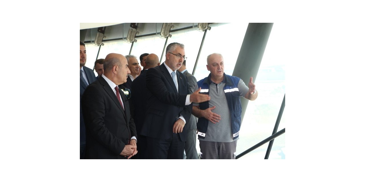 Mardin’de ziyaretlerini sürdüren Bakan Işıkhan işçilerle bir araya geldi