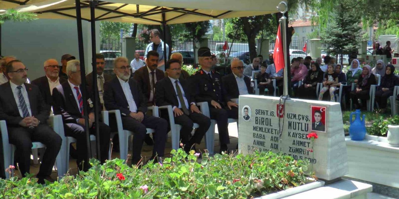 Bayram arefesinde şehitler için dua edildi