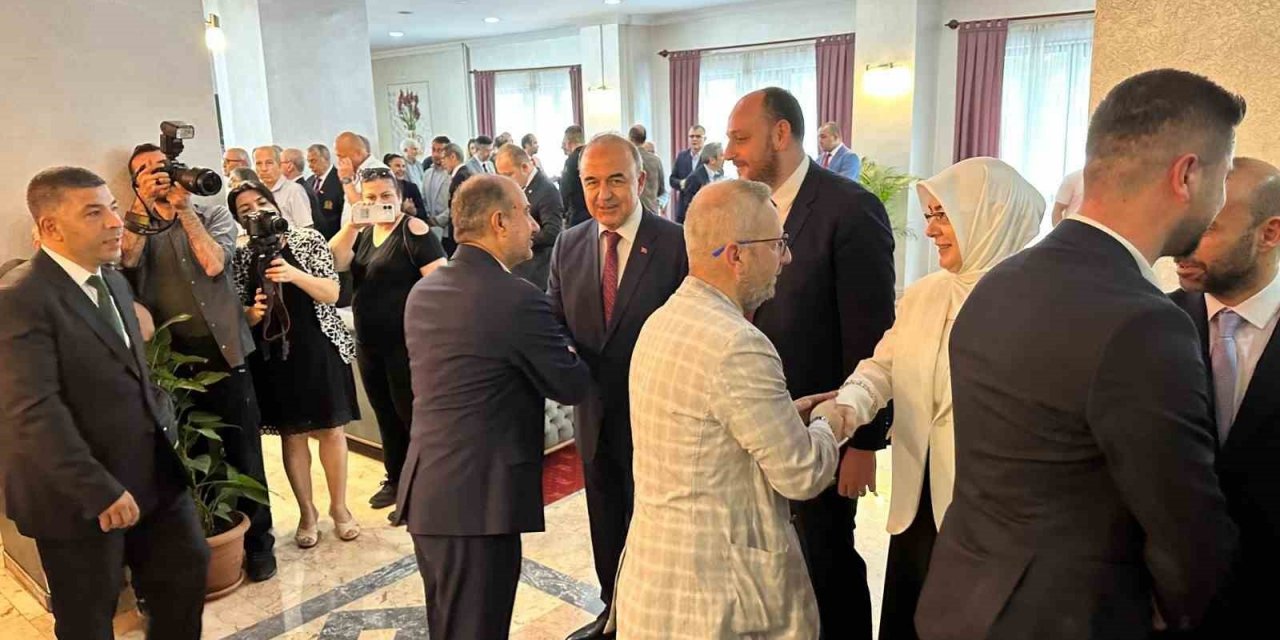 Yalova protokolü bayramlaştı