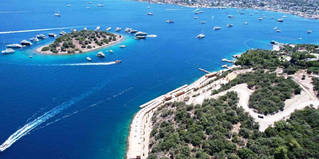 Sosyetenin en ünlü koyuna Bakanlıktan halk plajı