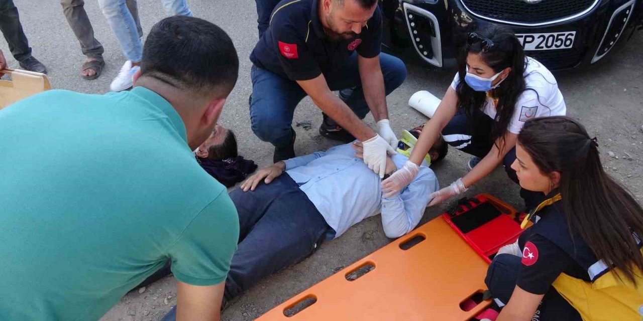 Aniden dönen otomobil kazaya neden oldu: 2 yaralı