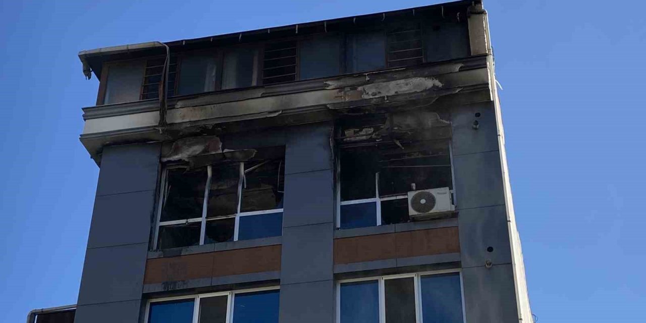 Bayram sabahına yangınla uyandılar