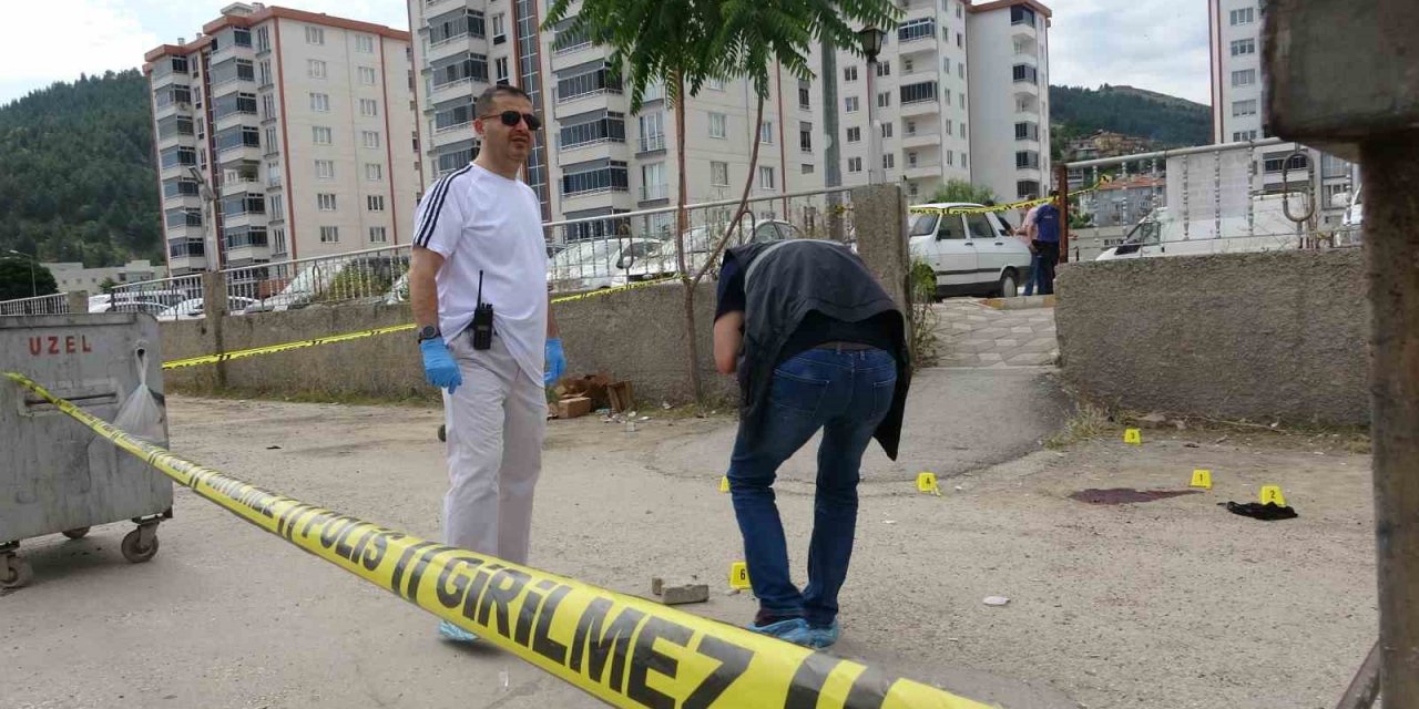 Önce bıçakla yaraladı, ardından av tüfeğiyle vurdu