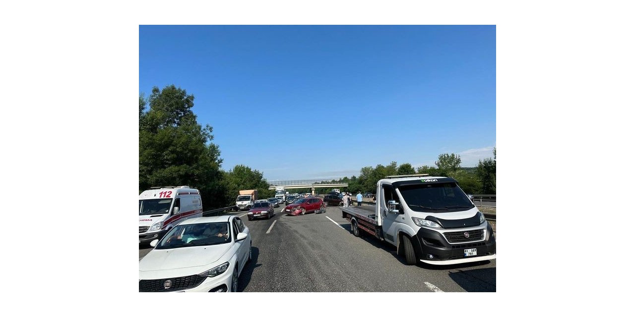 Zincirleme kazada 7 araç birbirine girdi