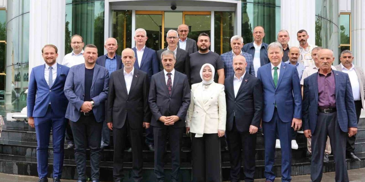 Serdivan’da geleneksel bayramlaşma programı gerçekleştirildi