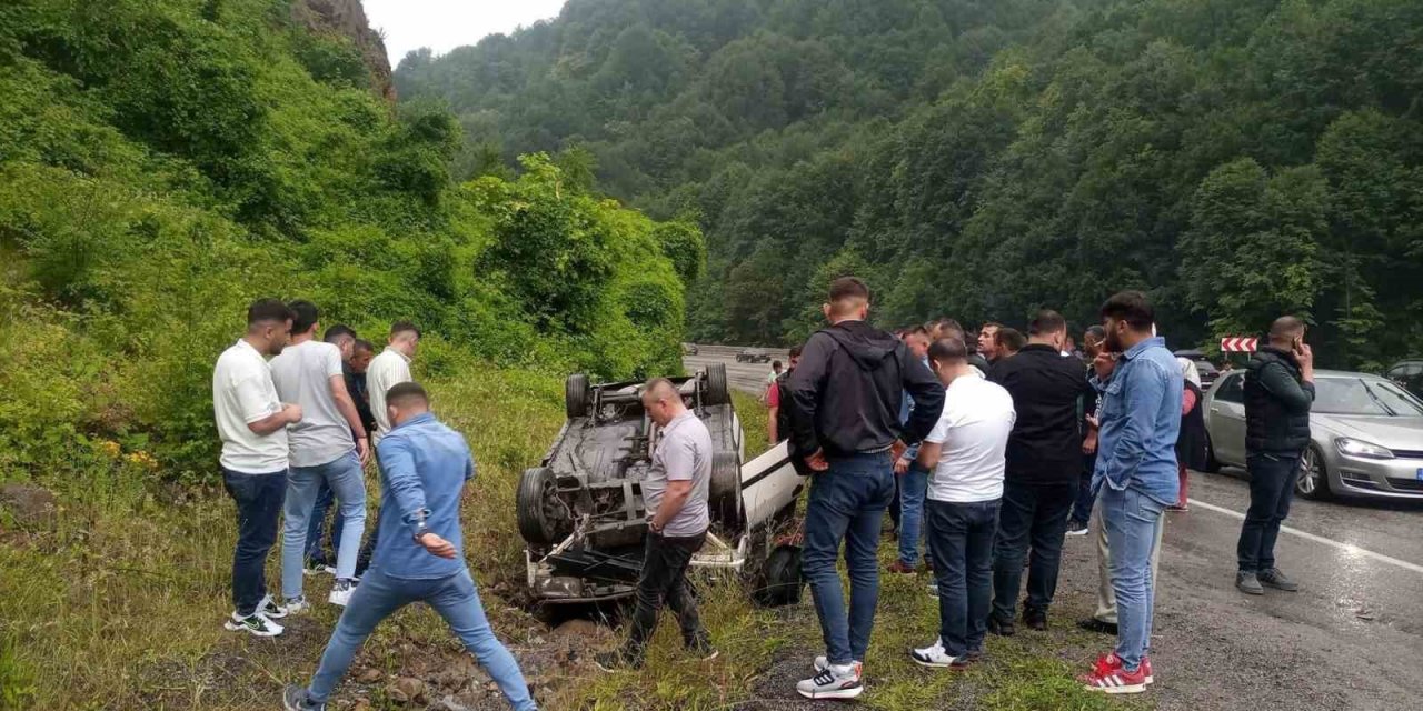 Zonguldak’ta otomobil taklalar atarak durabildi