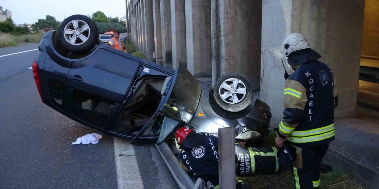 TEM’de alkollü sürücünün kullandığı otomobil bariyere çarpıp takla attı