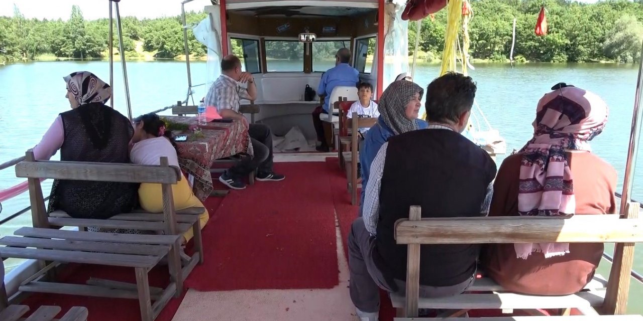 Denizi olmayan Kütahya’da ’Tekne turu’ keyfi