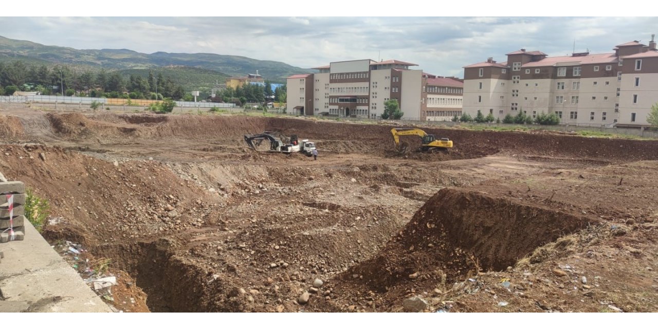Bingöl’deki 500 yataklı devlet hastanesi kazı çalışmaları devam ediyor