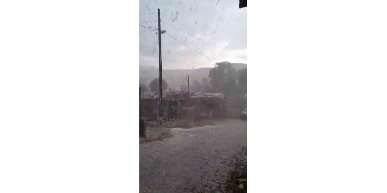 Misket büyüklüğünde dolu yağdı