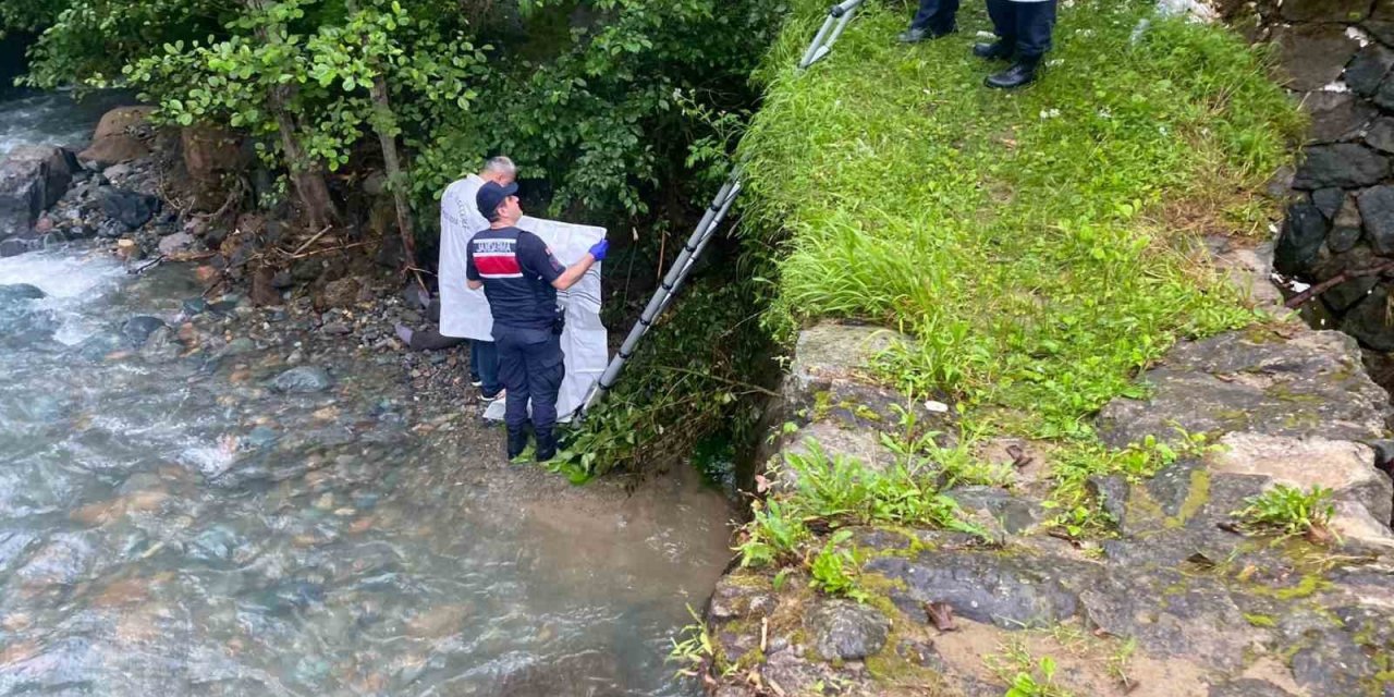 Trabzon’un Sürmene ilçesinde taksici cinayeti