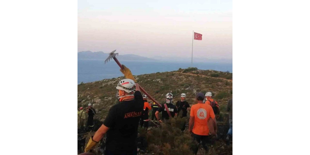 MAG AME gönüllüleri Datça yangını söndürülmesine katkı verdi