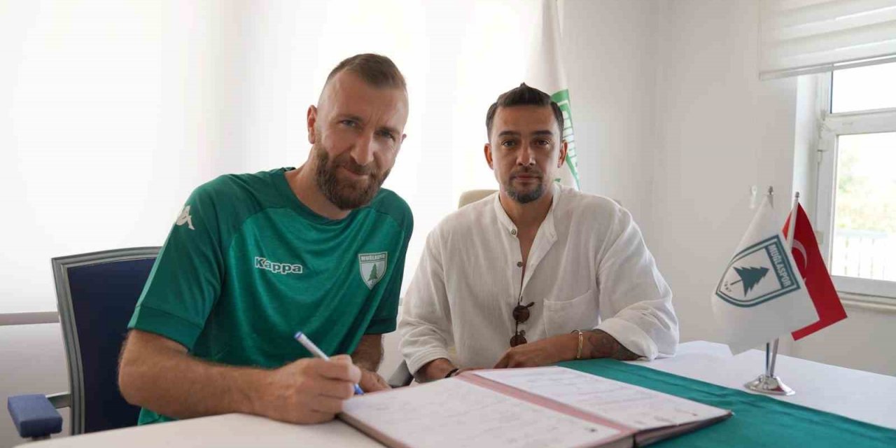 Tecrübeli savunma oyuncusu Muğlaspor’da