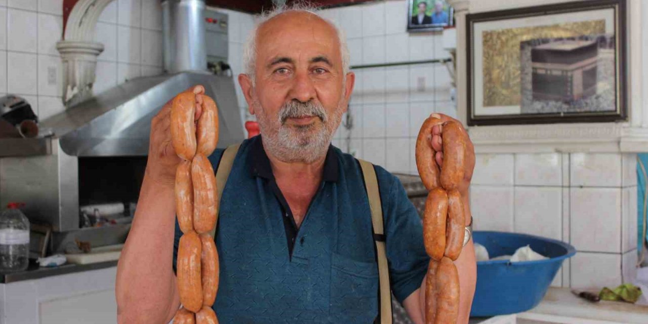 Kayseri’de kurban etleri sucuk oluyor