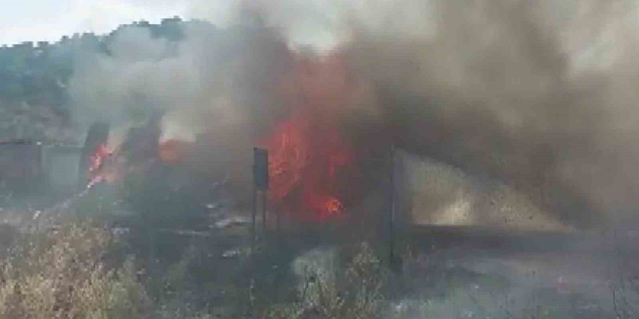 Saman yüklü kamyon yandı