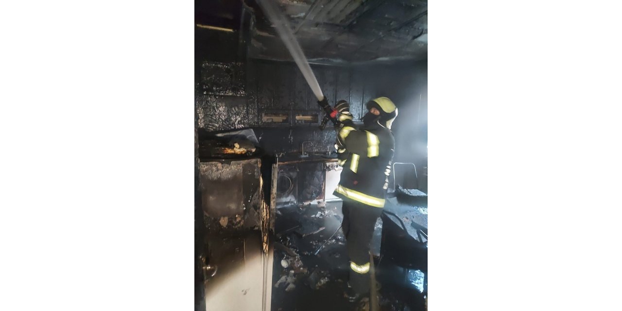 Merkezefendi’de ev yangını panik oluşturdu