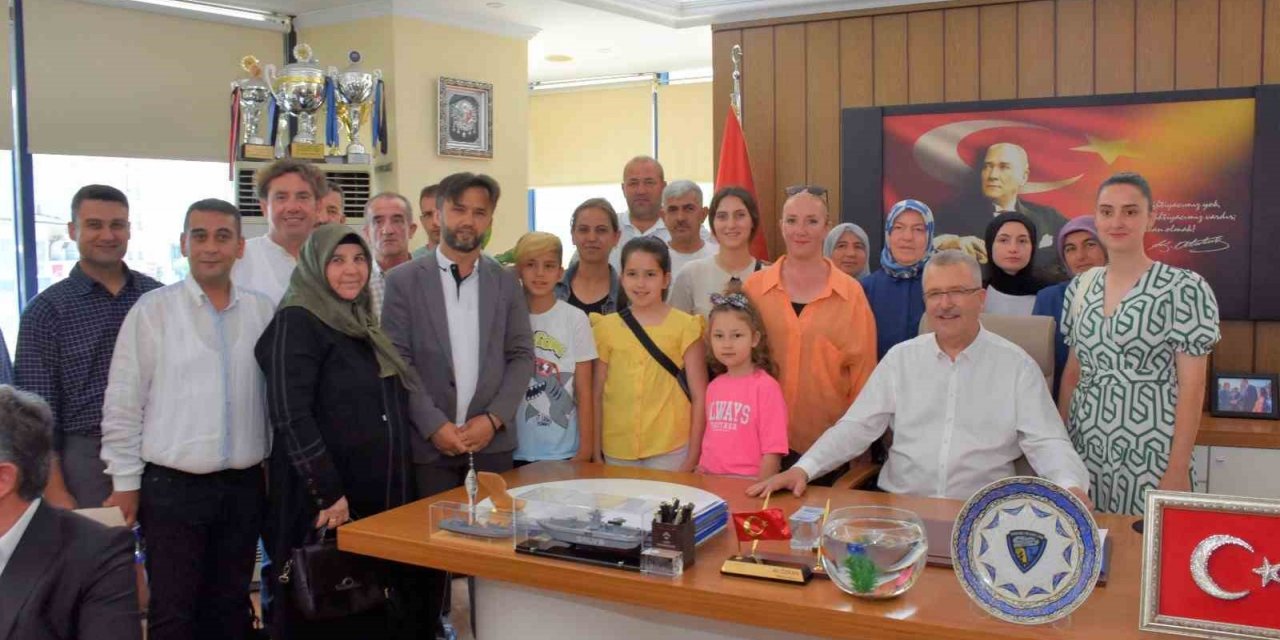 Karacabey’de belediye bayramlaşmaları halk buluşmasına döndü