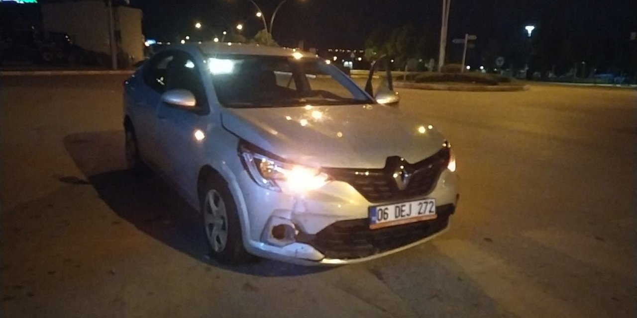 Çorum’da iki otomobil çarpıştı: 2 kişi yaralandı