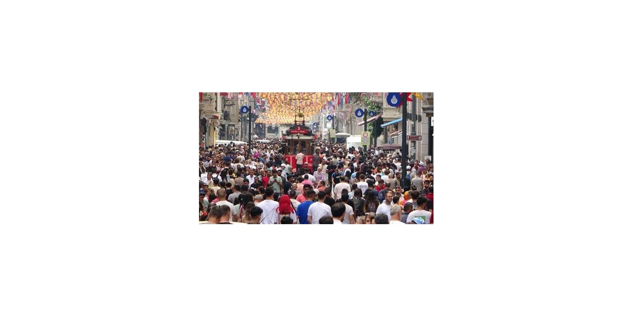 Taksim’de bayram yoğunluğu