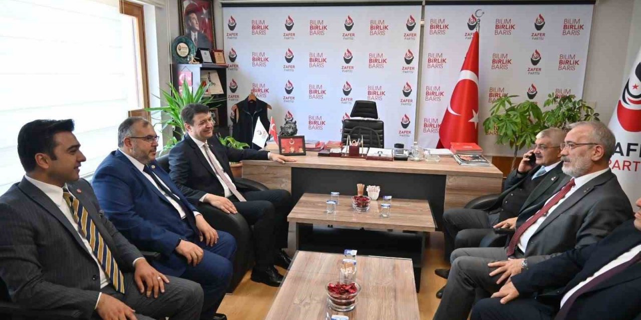 Kayseri Milletvekili Arıkan siyasi partilerle bayramlaştı