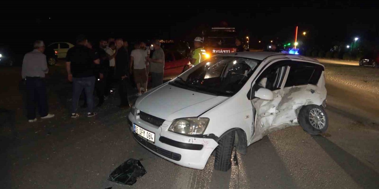 Kırıkkale’de iki otomobil çarpıştı: 4 yaralı