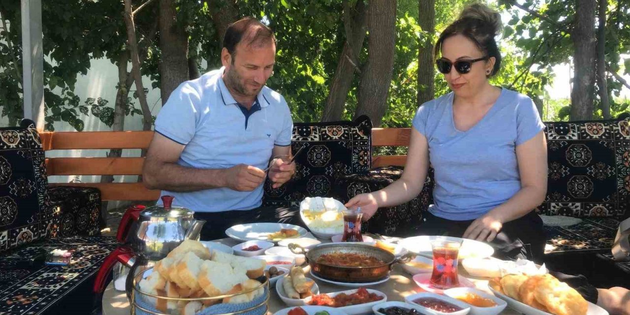 Iğdır’ın yöresel ürünleri sofralarla buluşuyor