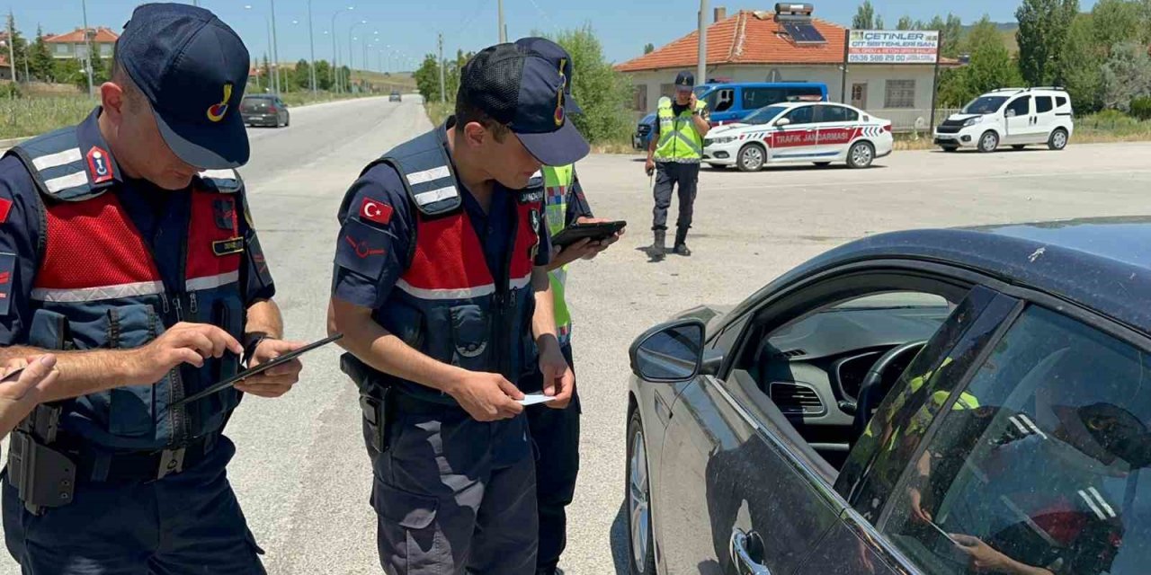 Jandarmadan helikopter destekli trafik denetimi