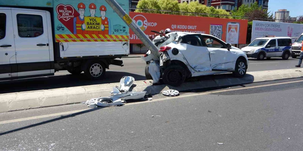 Ataşehir’de kırmızı ışık ihlali kazası: 1 yaralı