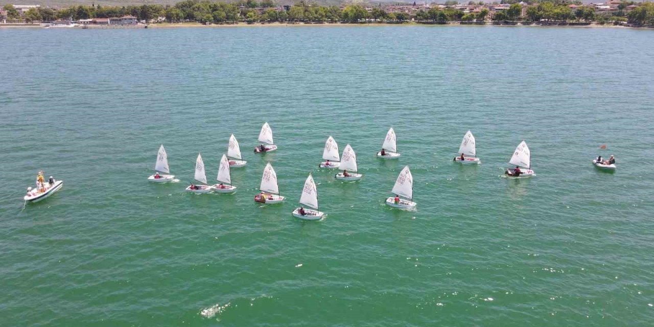 Denizcilik ve Kabotaj Bayramı yarışları İznik’te başladı