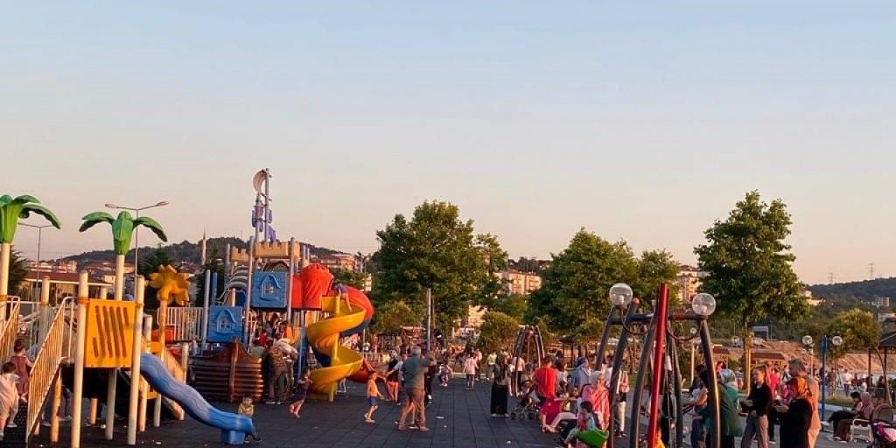 Bayramın son günü sahile akın ettiler