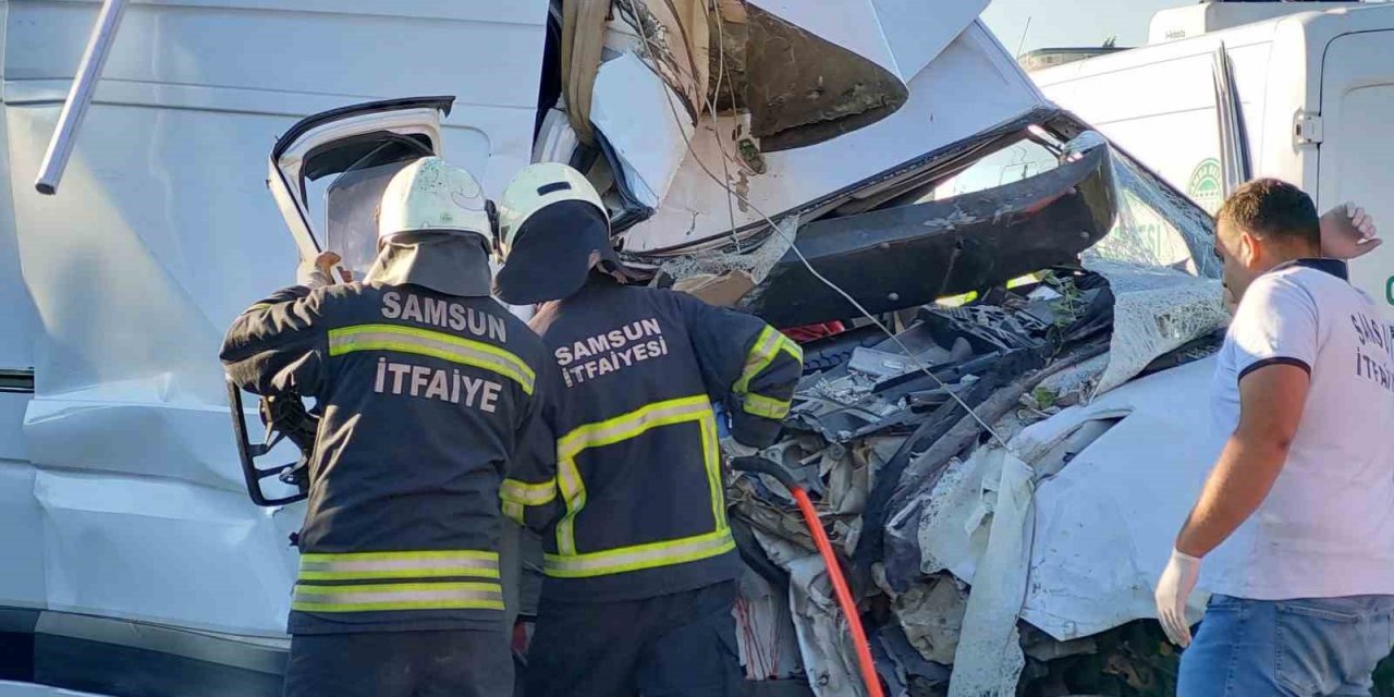 Canlı yayın aracı kaza yaptı: 2 ölü, 1 yaralı