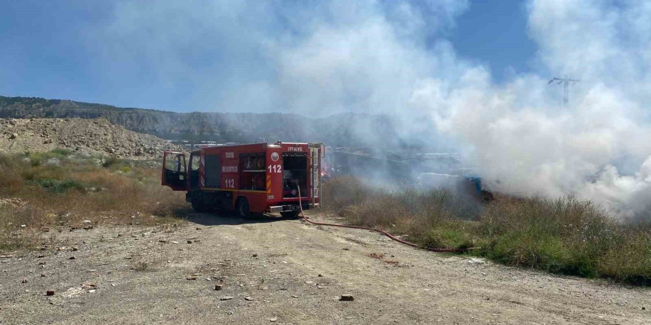 İşçilerin kaldığı teslim olan ev küle döndü