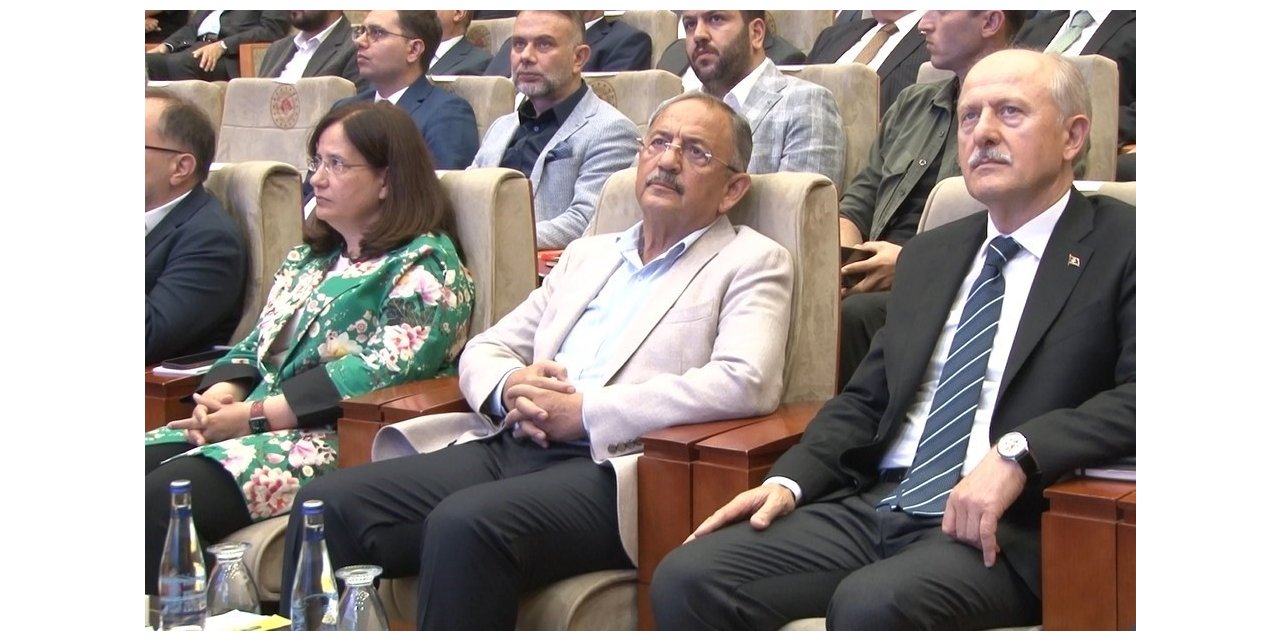 Bakan Özhaseki: “Fay kırıkları ve fay hatları üzerinde yapılaşma olmayacak”