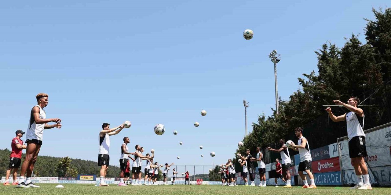 Beşiktaş, yeni sezon hazırlıklarını sürdürüyor