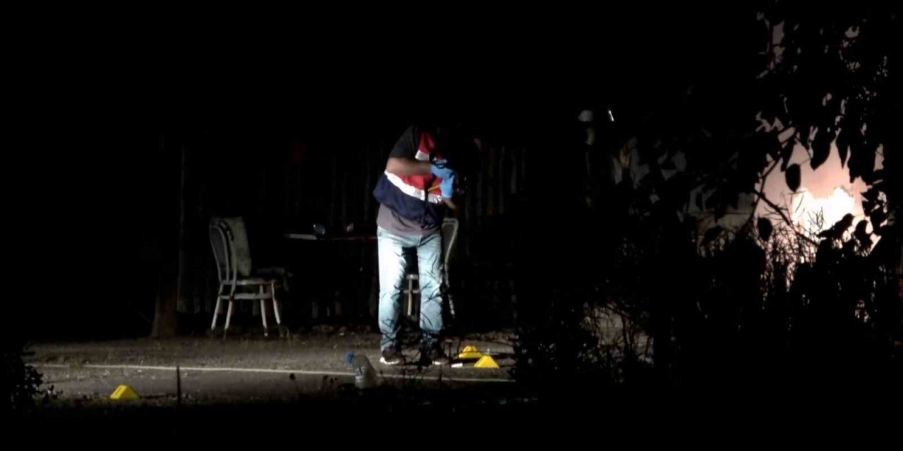 Evlat dehşeti: Babasını tüfekle öldürdü, babaannesini darp etti, evi ateşe verdi