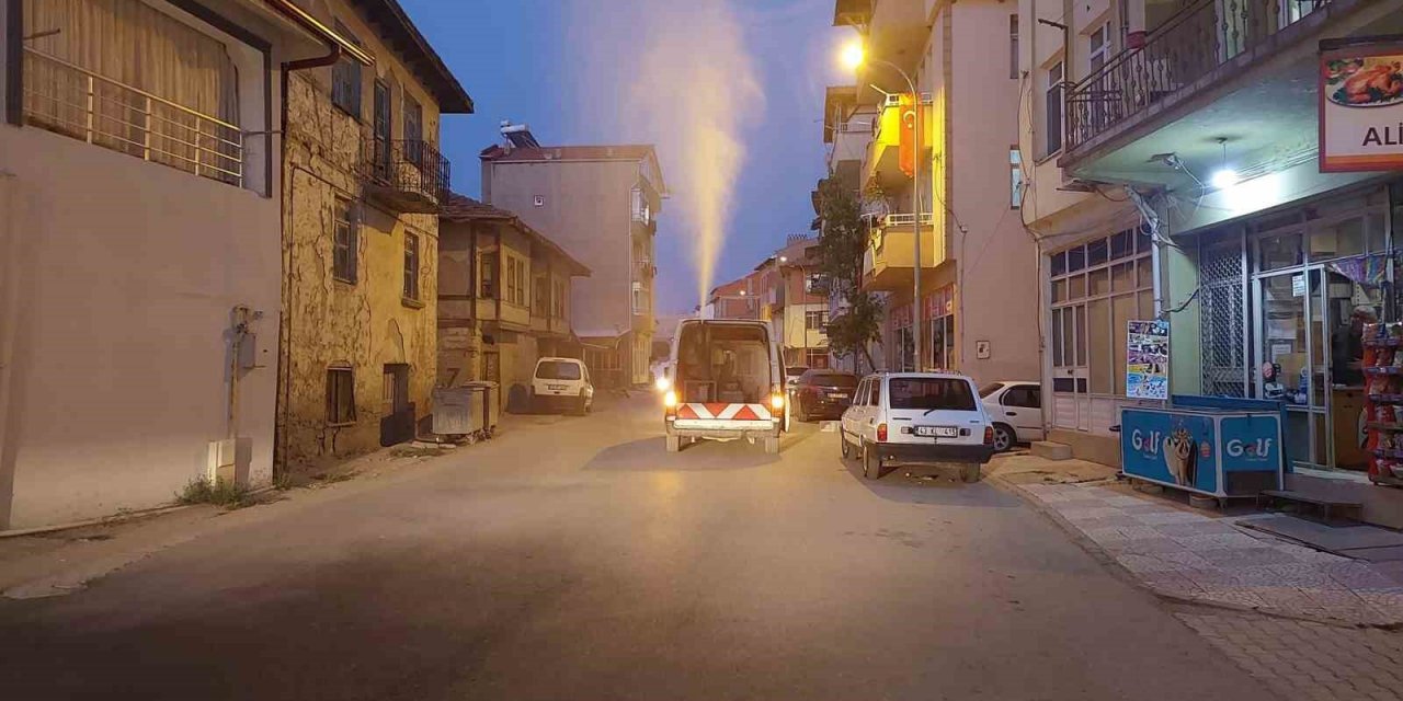 Hisarcık’ta, karasinek, sivrisinek ve haşerelere karşı ilaçlama çalışması