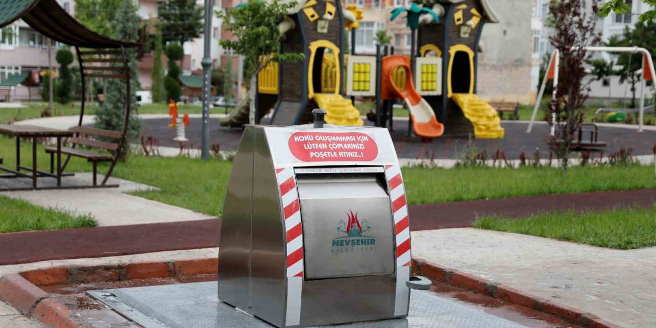 Nevşehir’de çöp konteynerleri dezenfekte ediliyor