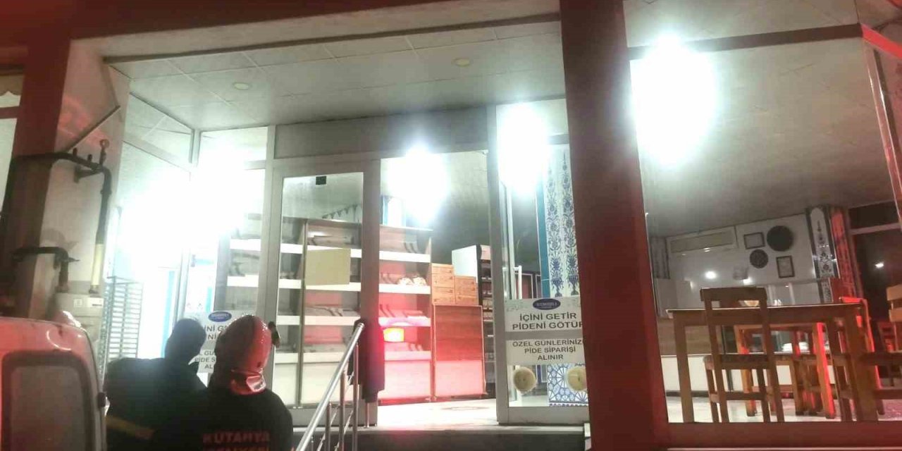 Kütahya’da bir pide fırınında doğalgaz sıkışması sonucu patlama meydana geldi
