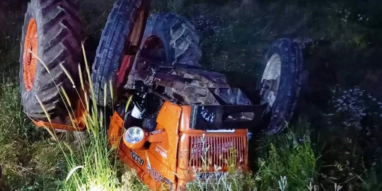 Altıntaş’ta devrilen traktörün altında kalan sürücü hayatını kaybetti